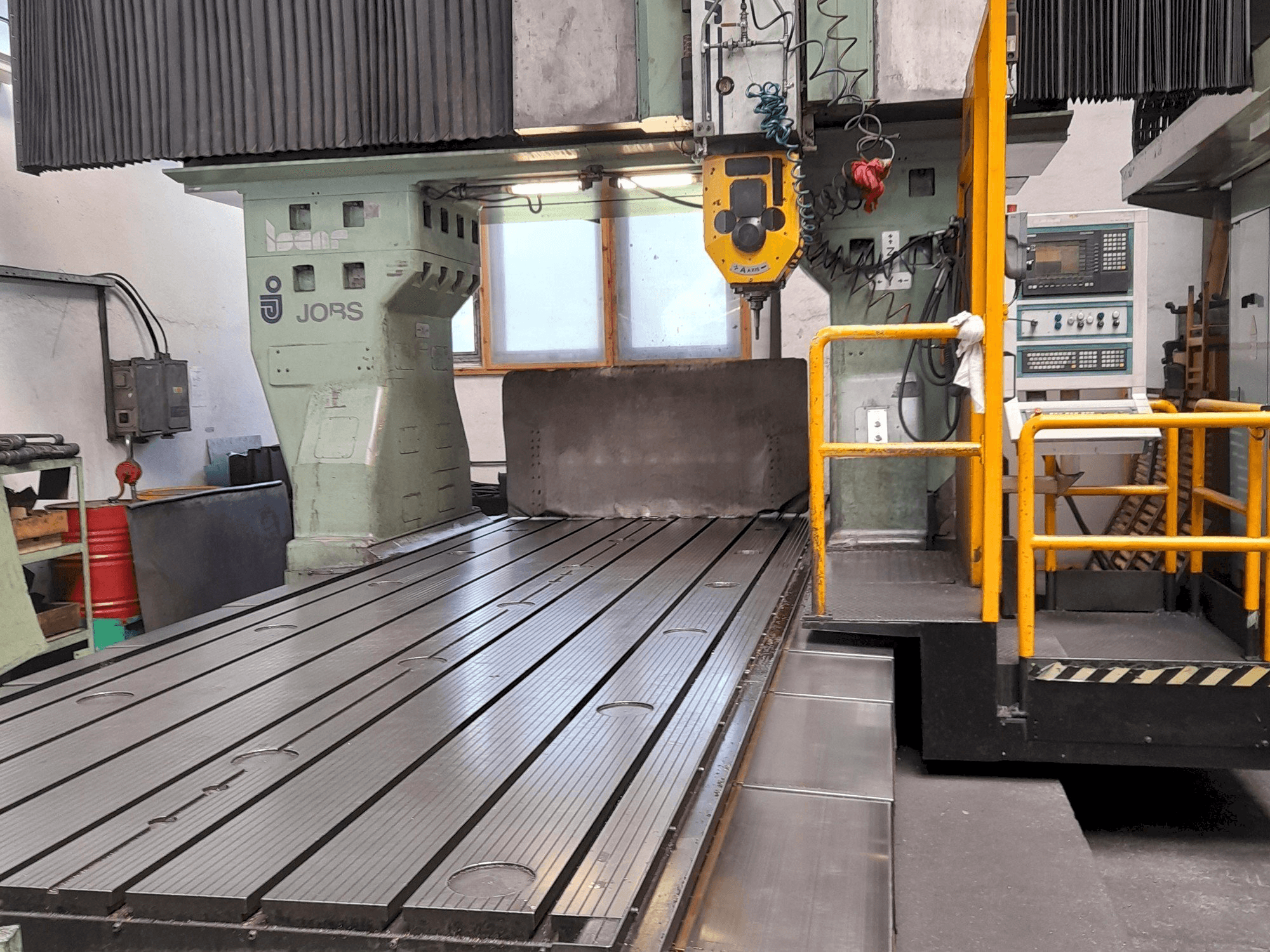 Frontansicht der JOBS JoMach 243 Maschine