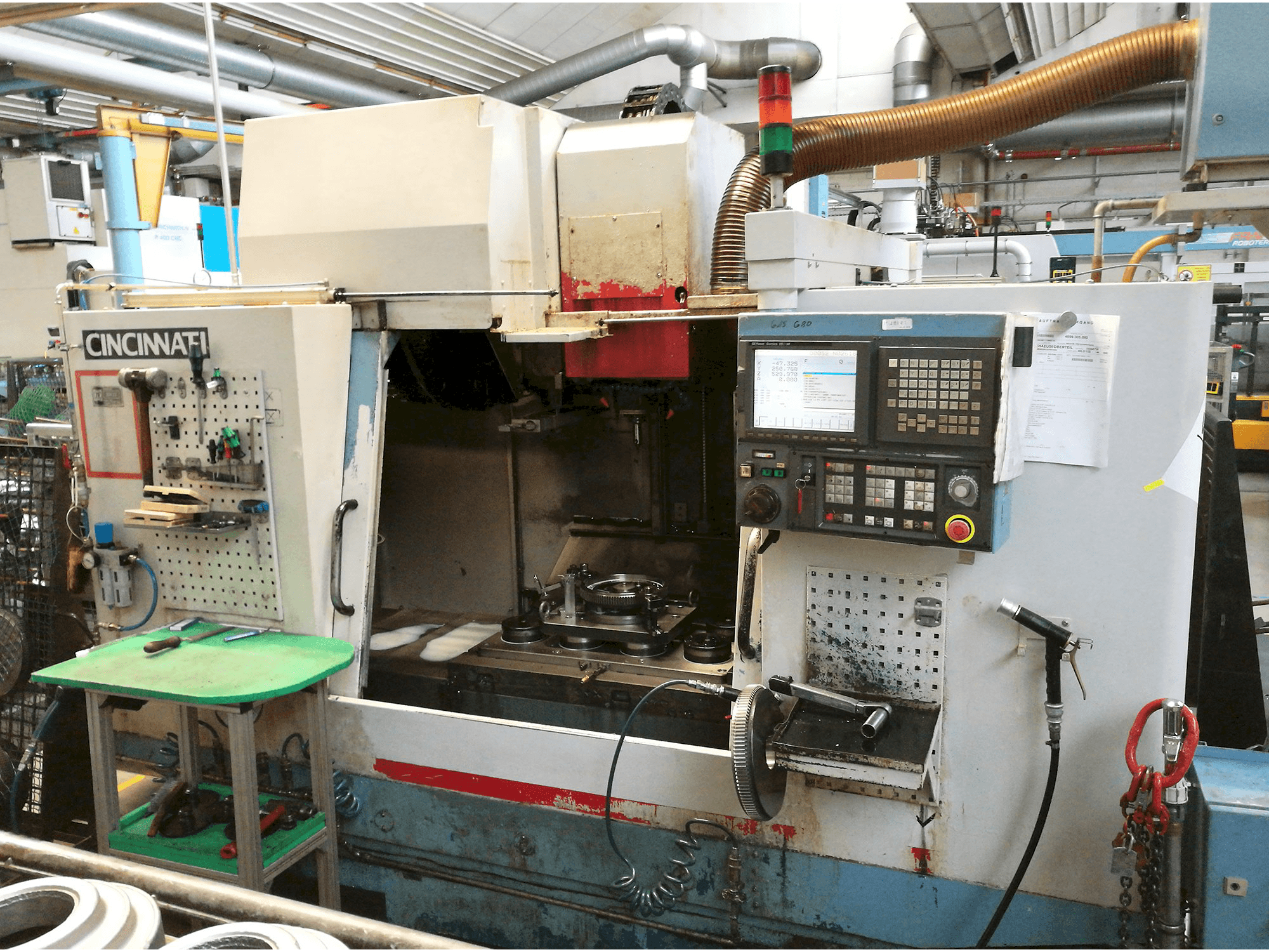 Frontansicht der Cincinnati Sabre 1000 Maschine