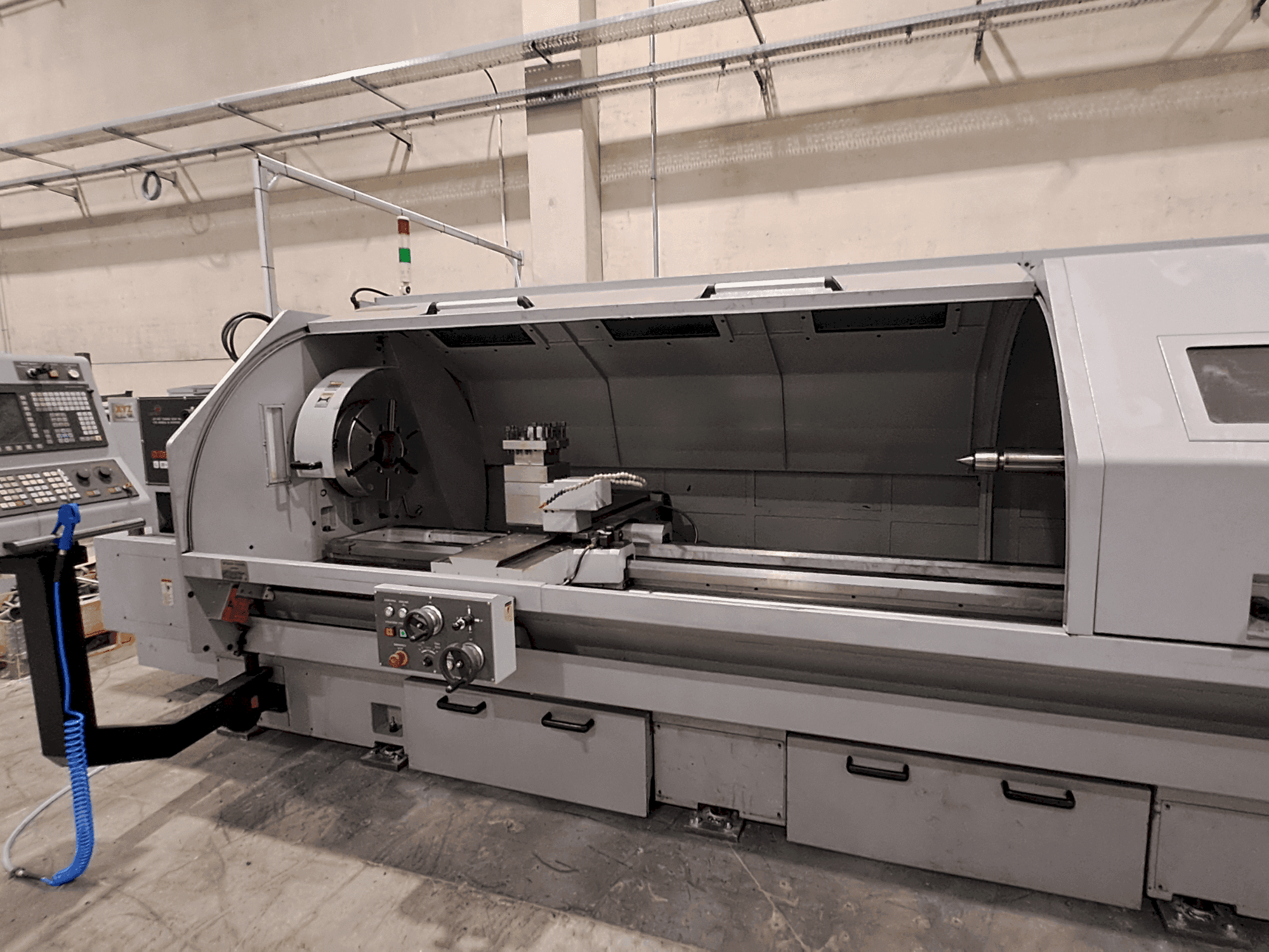 Frontansicht der XYZ XL780 Maschine