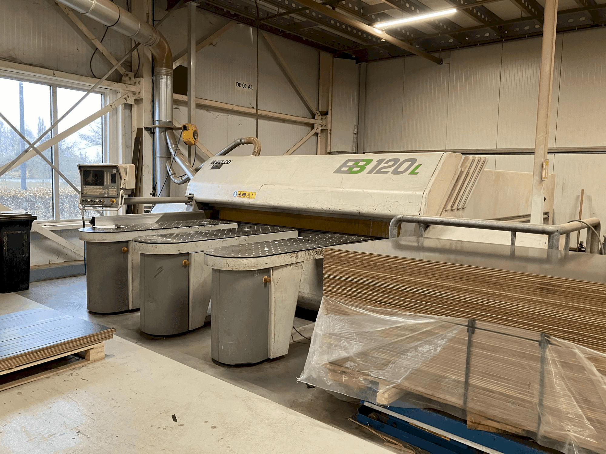 Frontansicht der SELCO EBL 120 Maschine