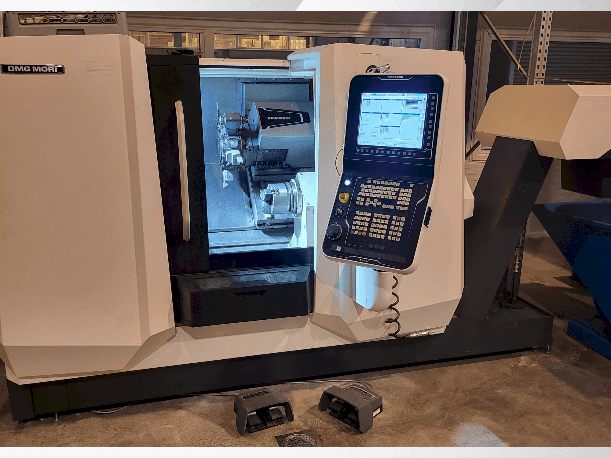 Frontansicht der DMG MORI CLX350 V6 Maschine