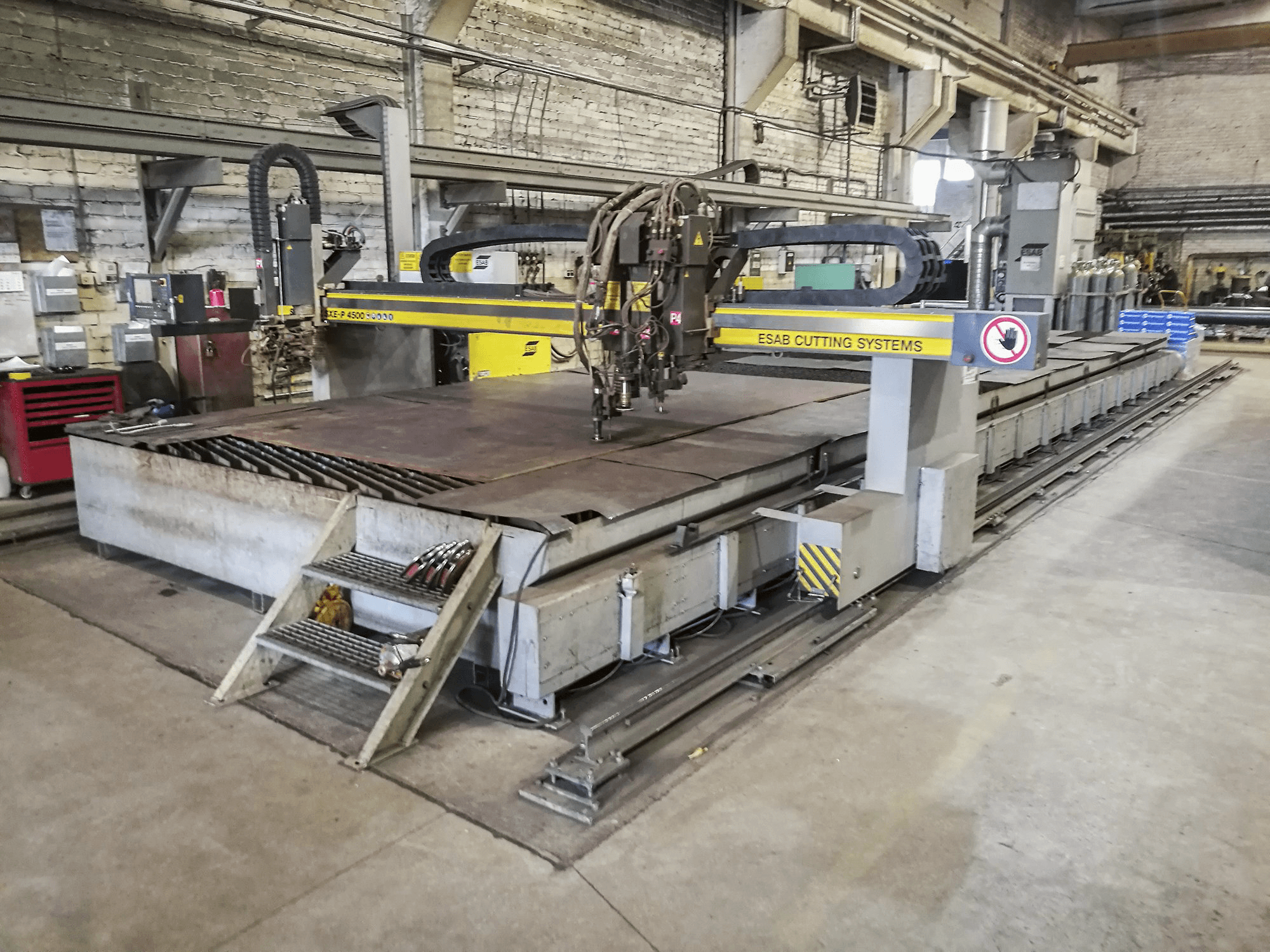 Rechte Ansicht der ESAB SXE-P2 4500 Maschine