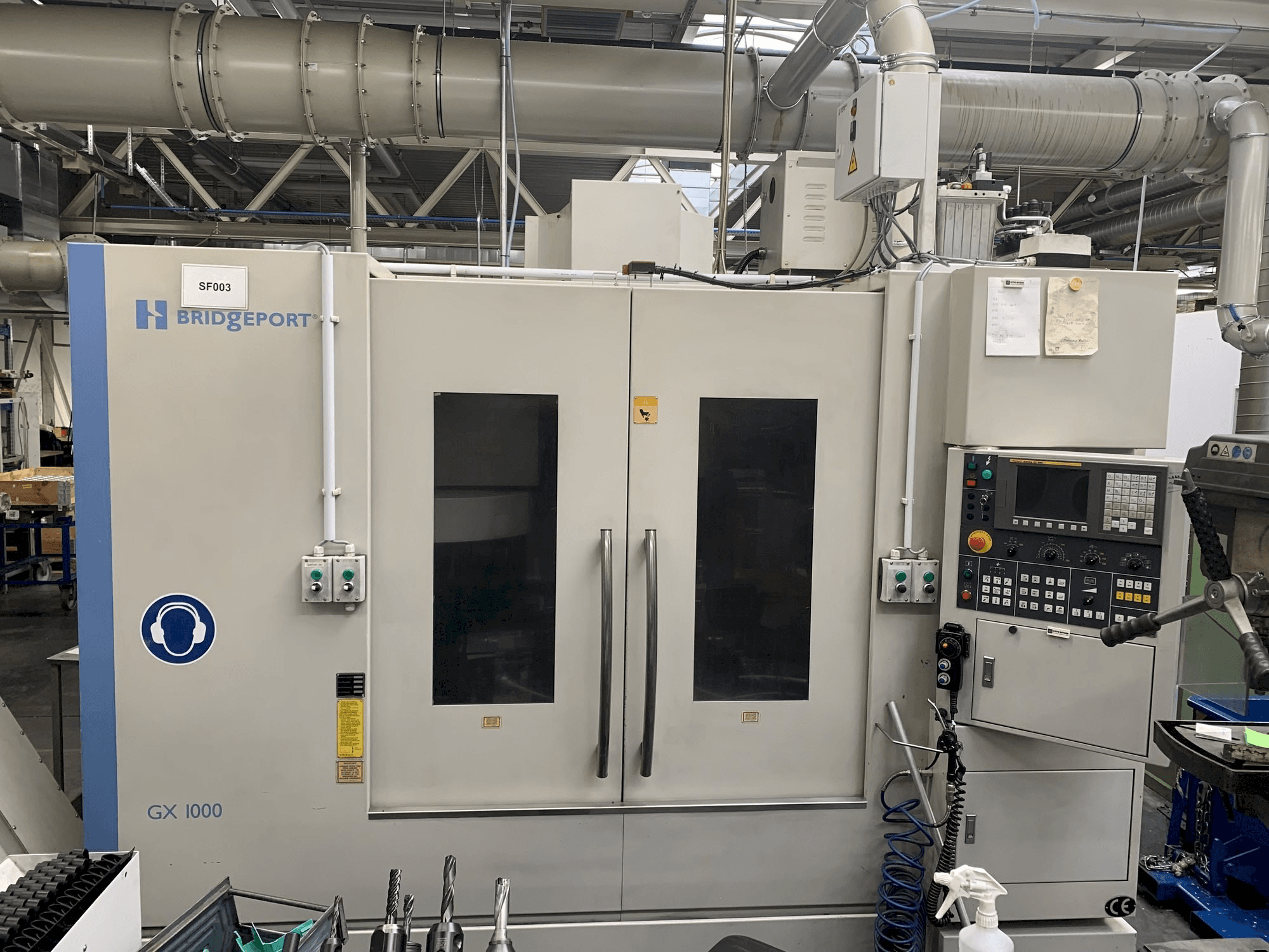 Frontansicht der HARDINGE GX 1000 Maschine