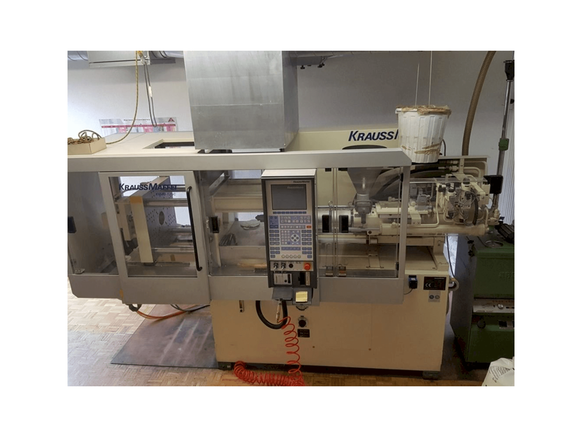 Frontansicht der Krauss Maffei 40-125 C Winner Maschine