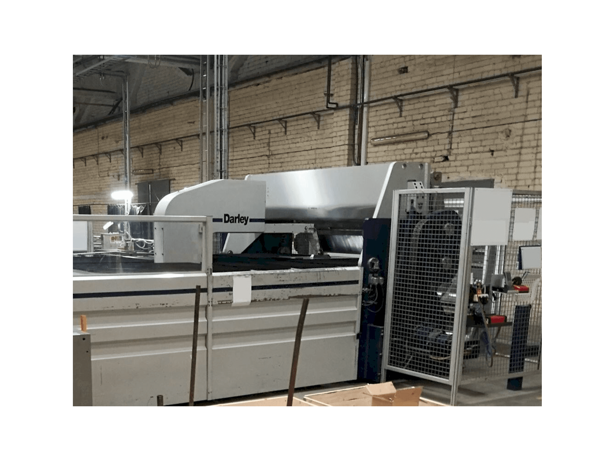 Frontansicht der Darley MF 2502 Maschine