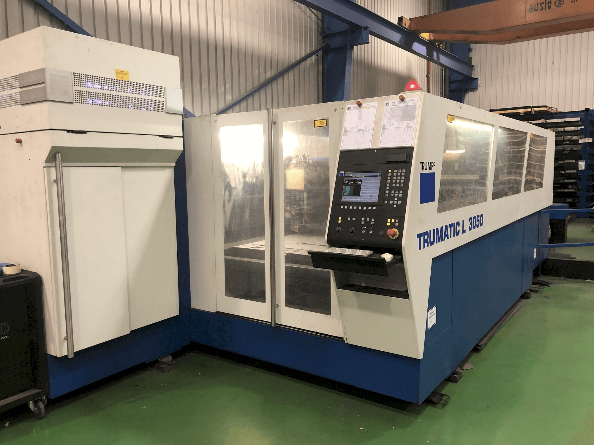 Frontansicht der Trumpf Trumatic L3050 Maschine