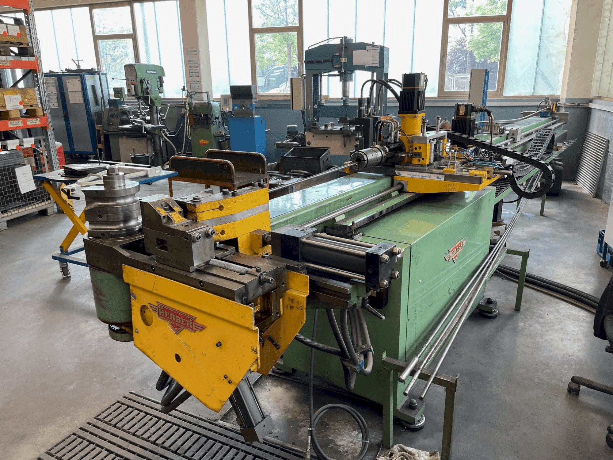 Frontansicht der HERBER 42 CNC Maschine