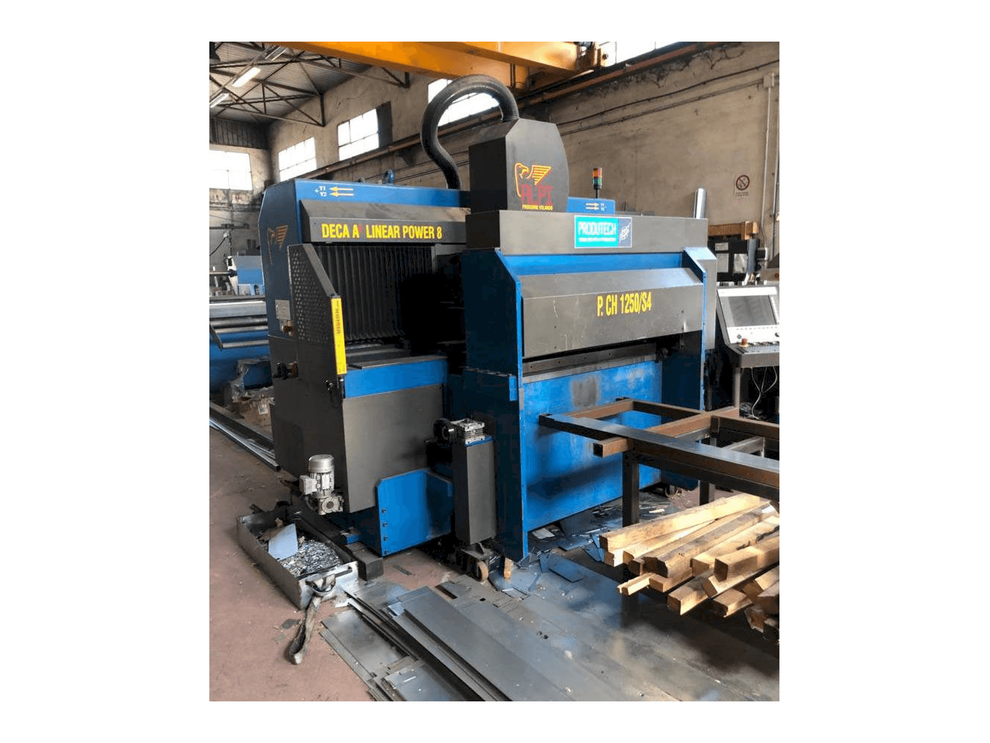 Frontansicht der PRODUTEC ALPI DECA A2 Maschine