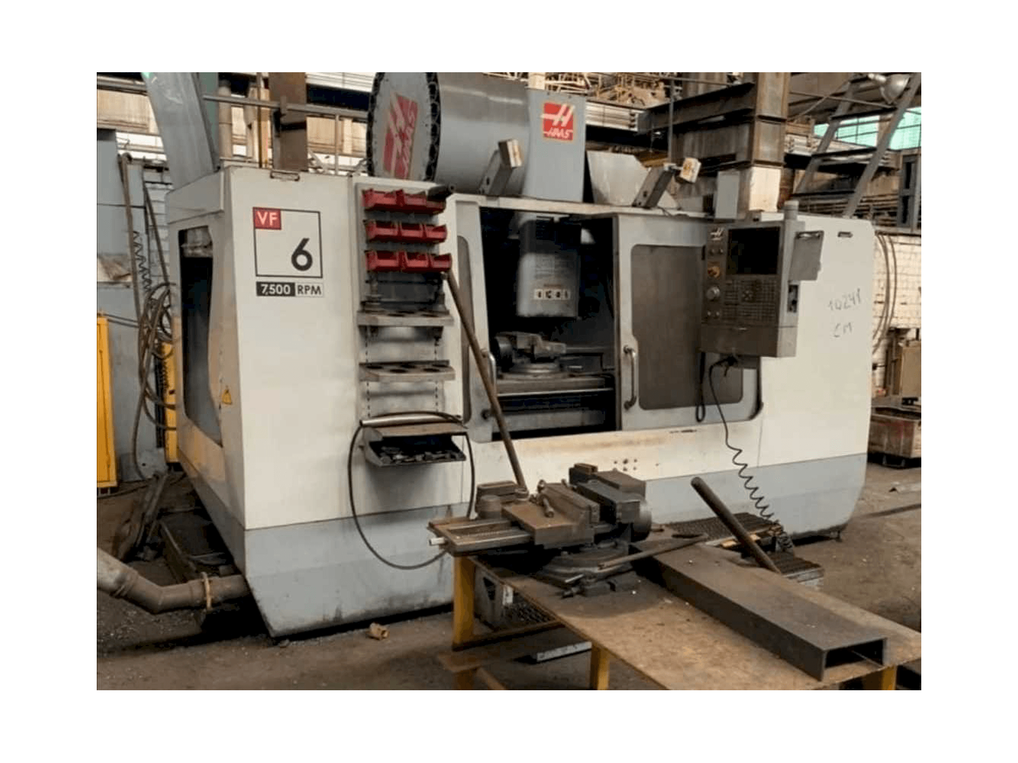 Frontansicht der HAAS VF-6/50 Maschine