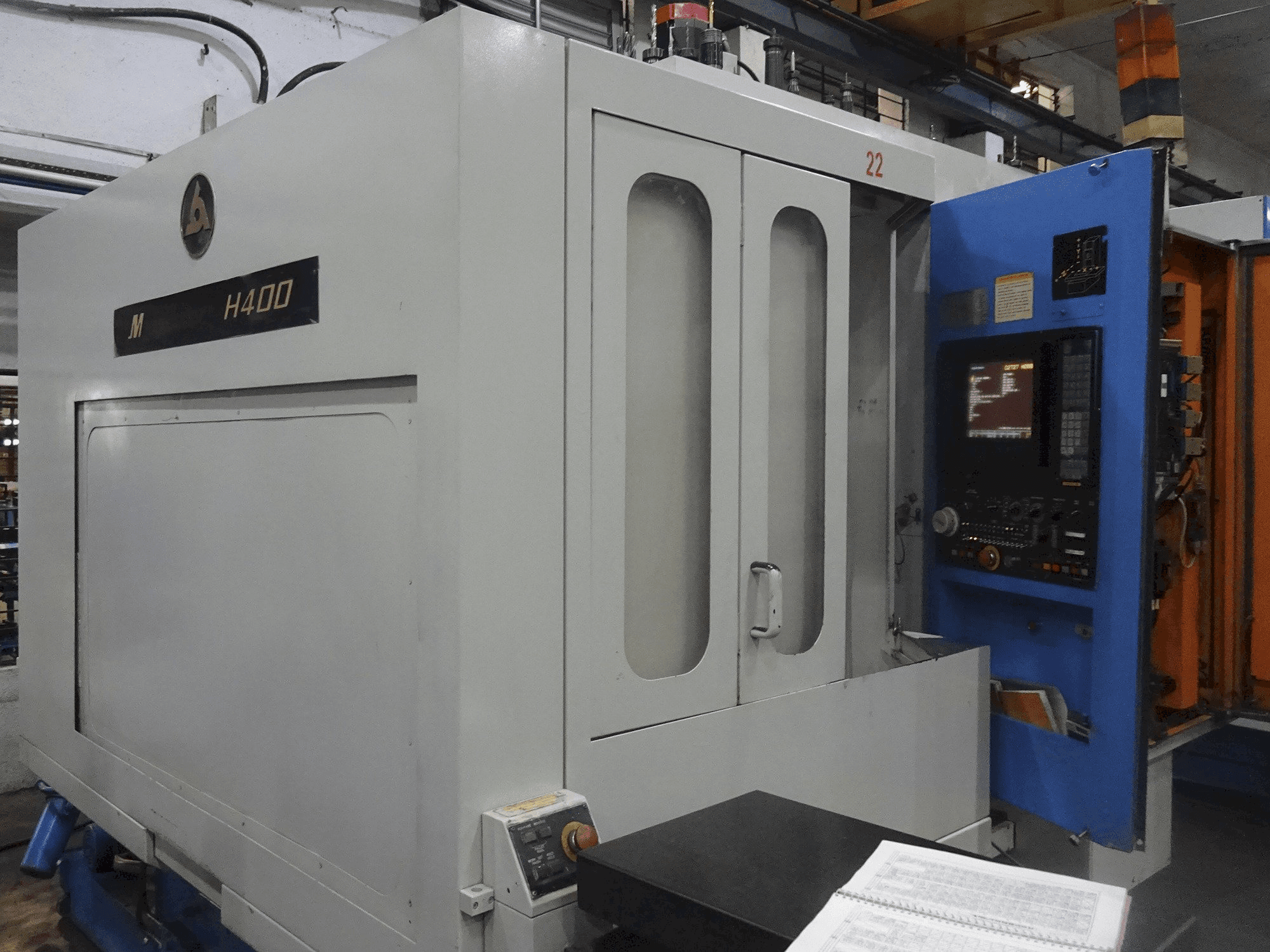Frontansicht der Kitamura Mycenter-H400SC Maschine