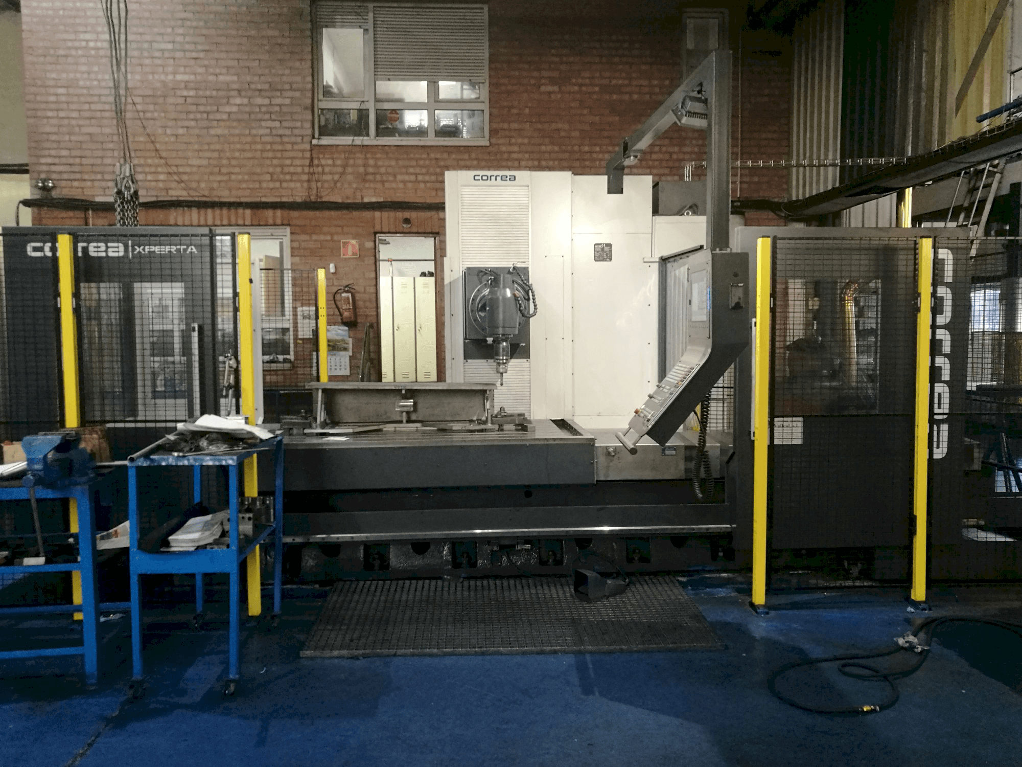 Frontansicht der Correa XPERTA 20 Maschine