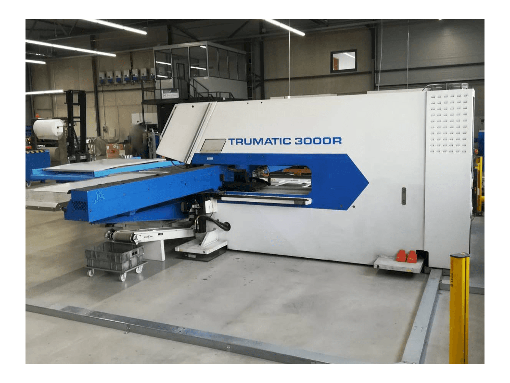 Frontansicht der Trumpf Trumatic 3000R Maschine