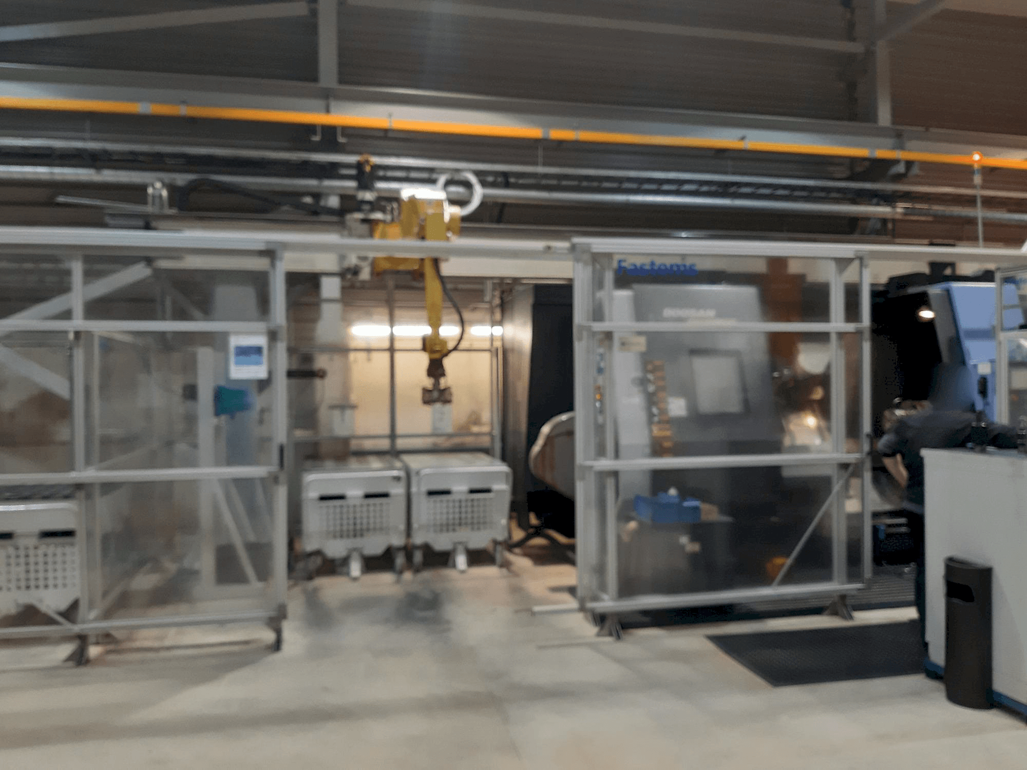 Frontansicht der Fastems RPC-70 with Fanuc M-710iC Maschine