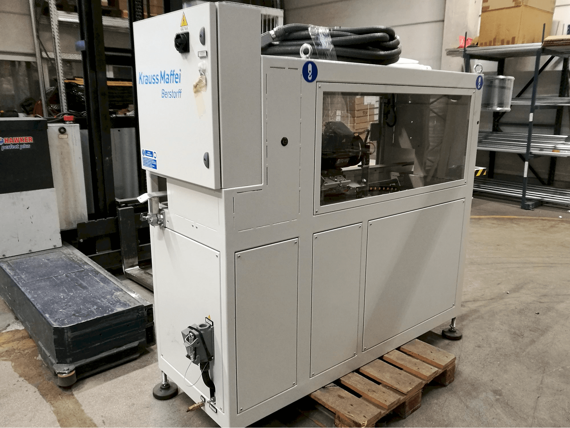 Linke Ansicht der Krauss Maffei TL 63 Maschine