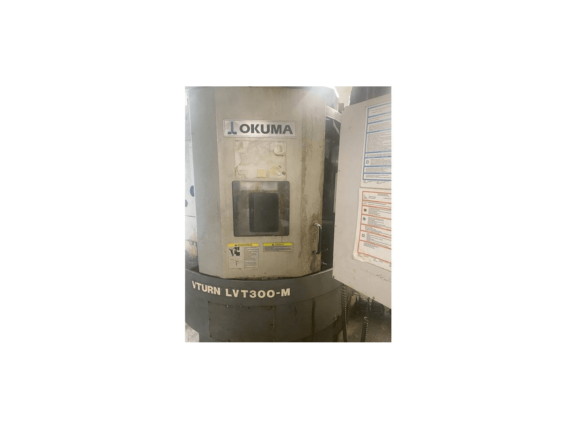 Frontansicht der Okuma LVT300M Maschine