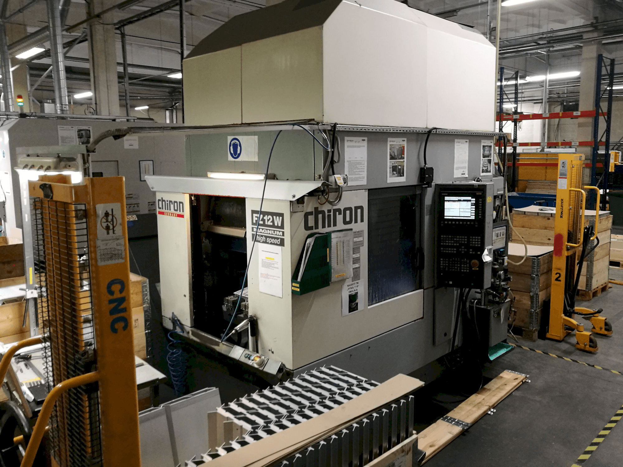 Linke Ansicht der Chiron FZ 12 W Maschine