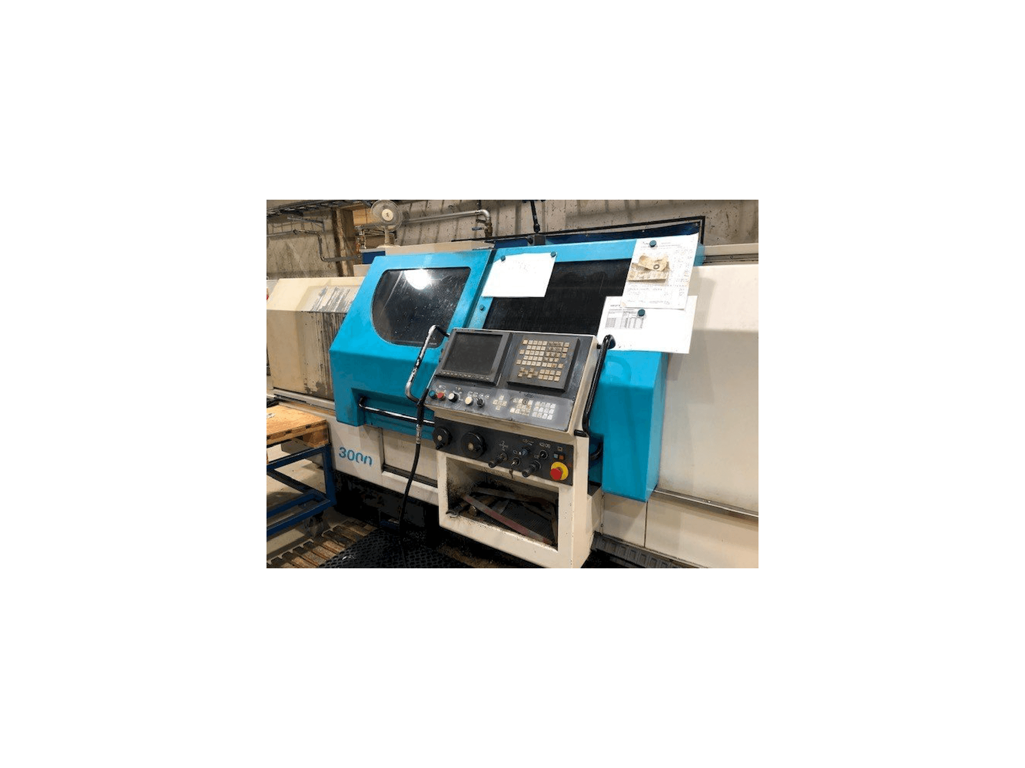 Frontansicht der 600 Lathes Combi 3000 Maschine